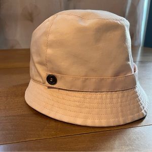 Burberry pink BUCKET HAT
